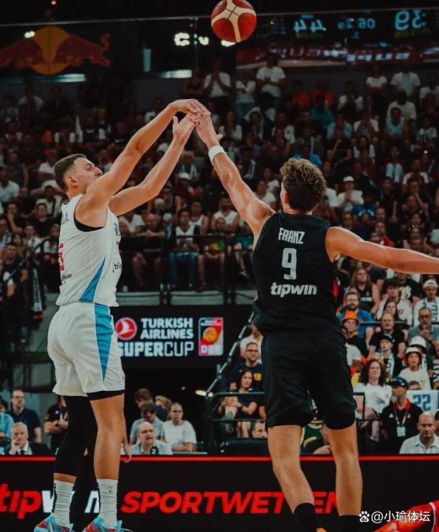 英雄联盟赛事比分-纽约尼克斯迎CBA季后赛关键赛，清晨绝杀压哨，引发热议，控场能力受关注(cba压哨三分绝杀)